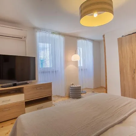 Apartment Honey *
